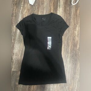 Plain black tee NWT